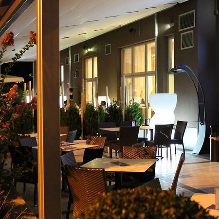 Eq Hotel Travagliato Dış mekan fotoğraf