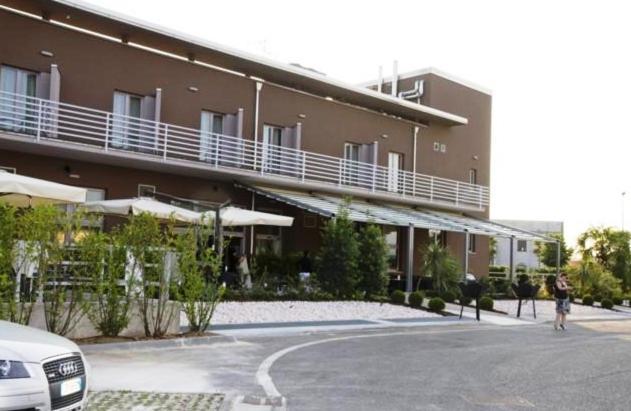 Eq Hotel Travagliato Dış mekan fotoğraf