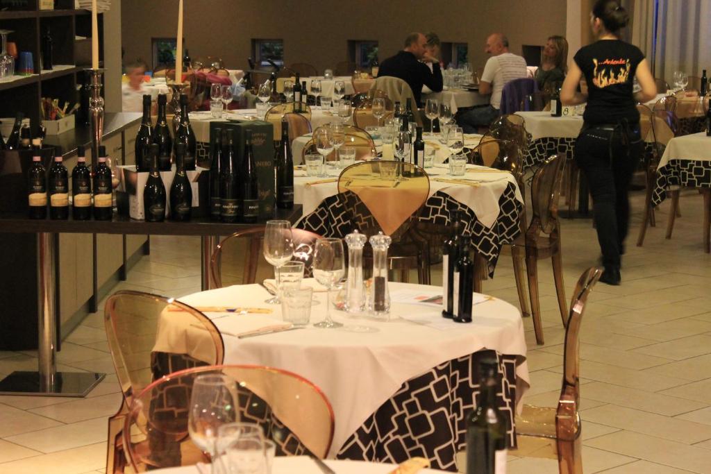 Eq Hotel Travagliato Dış mekan fotoğraf