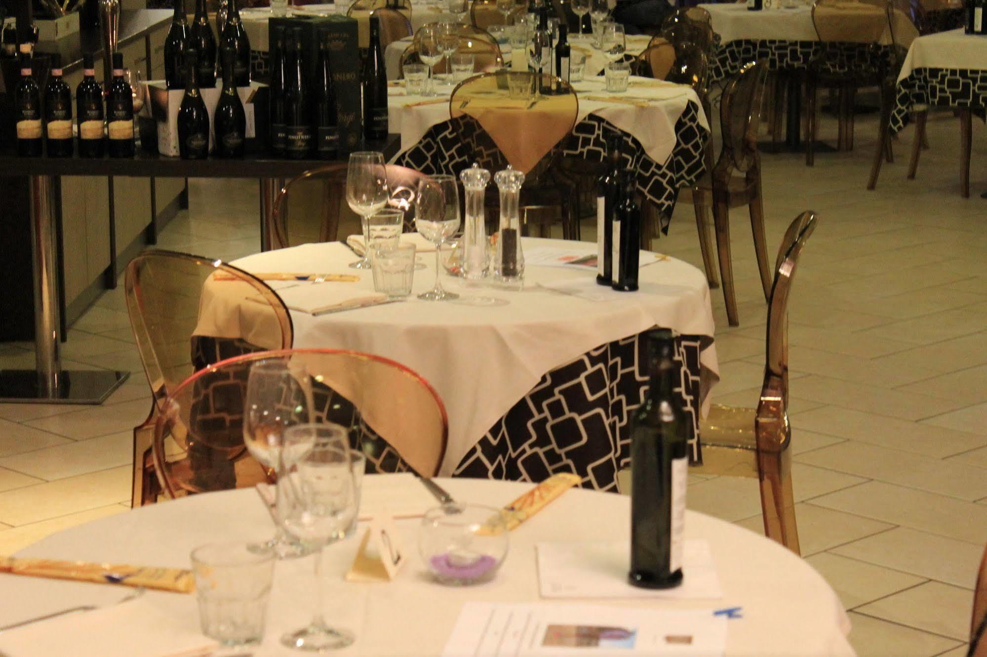 Eq Hotel Travagliato Dış mekan fotoğraf